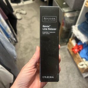 Revision Skincare Revox Line Relaxer - Black